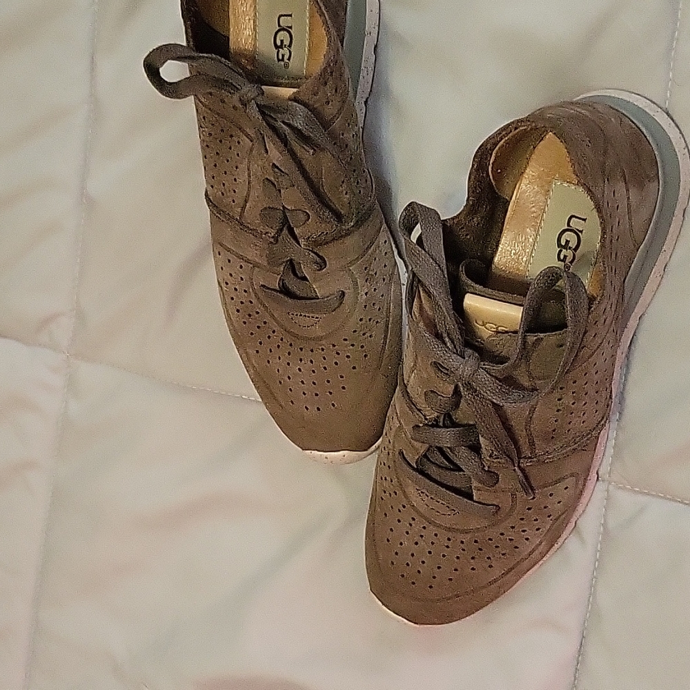 Ugg Treadlites